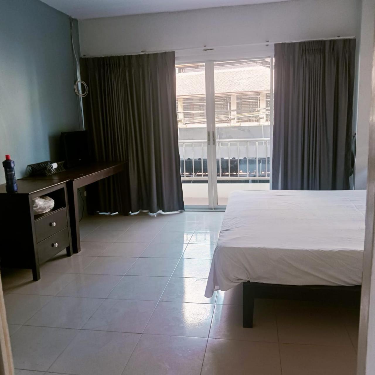 Dosa King Veg Restaurant & Guest House Krabi town Extérieur photo